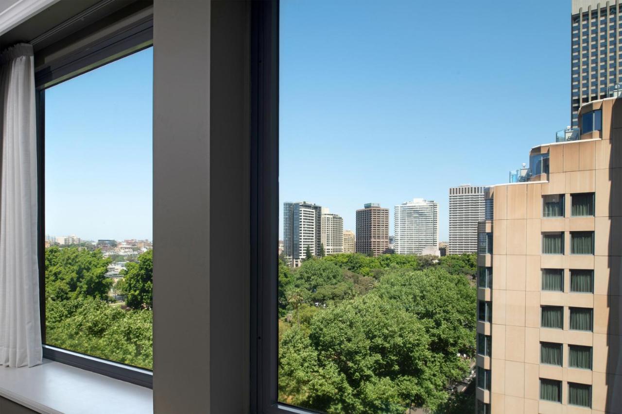 Sheraton Grand Sydney Hyde Park Exterior foto View from a window